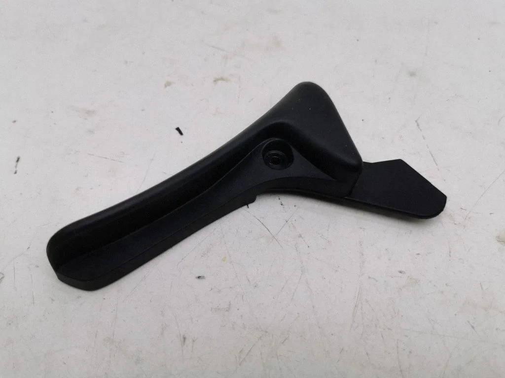 Seat adjustment handle