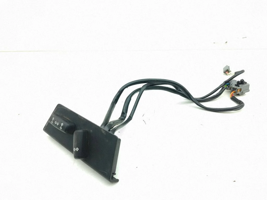 Seat adjustment handle – right