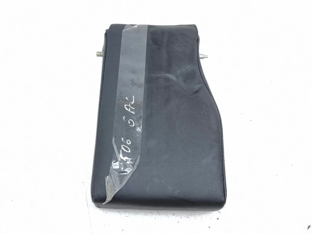 Rear seat armrest – Mitsubishi Outlander (2007-2012)