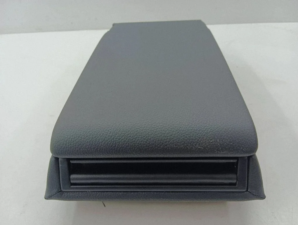 Rear seat armrest – Mercedes-Benz C-Class AMG W204 (2007-2014)