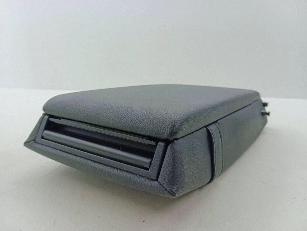 Rear seat armrest – Mercedes-Benz C-Class AMG W204 (2007-2014)