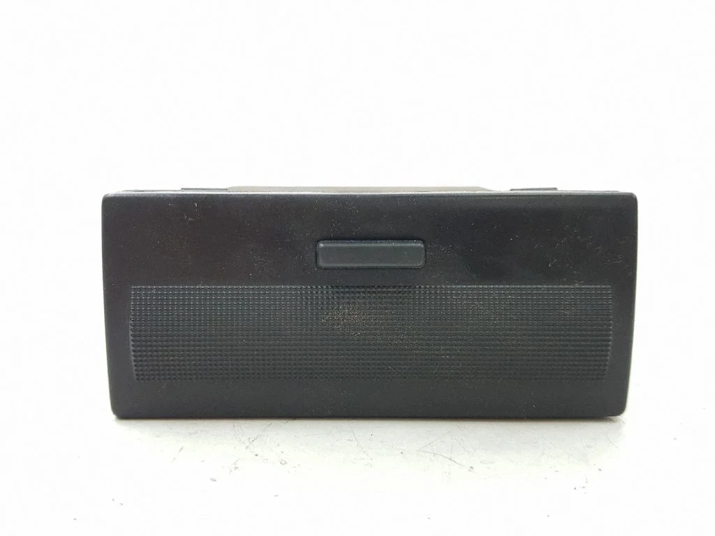 Front trunk storage compartment – Audi A4 S4 B5 8D (1994-1999)