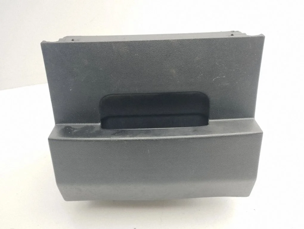 Front trunk storage compartment – Seat Altea XL (2004-2015)