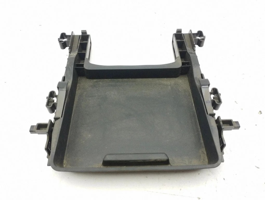 Front trunk storage compartment – Citroen C4 Grand Picasso (2007-2013)