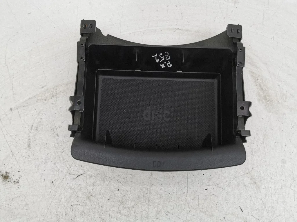 Front trunk storage compartment – Mercedes-Benz B-Class W245 (2005-2011)