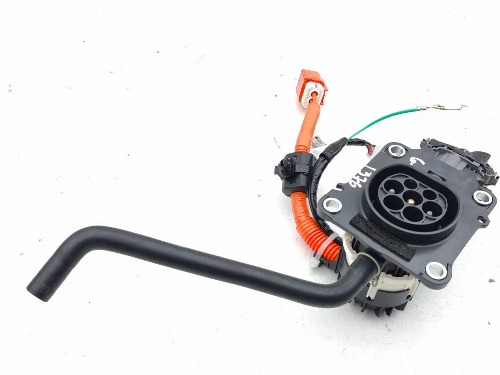 Elektromobiļa uzlādes ligzda G908110031