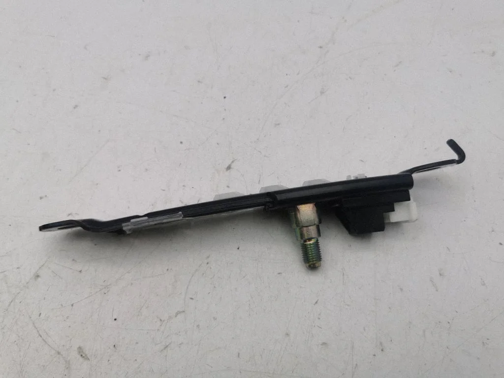 Seat belt adjustment rail E563003