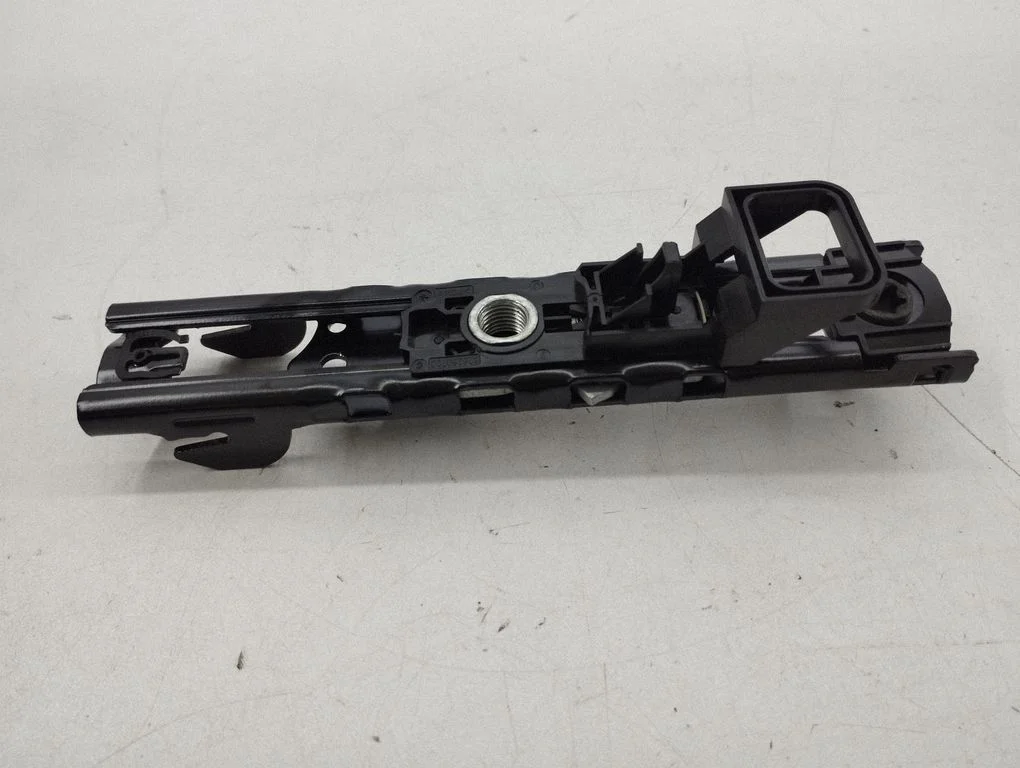 Seat belt adjustment rail – Ford Focus (2018-)