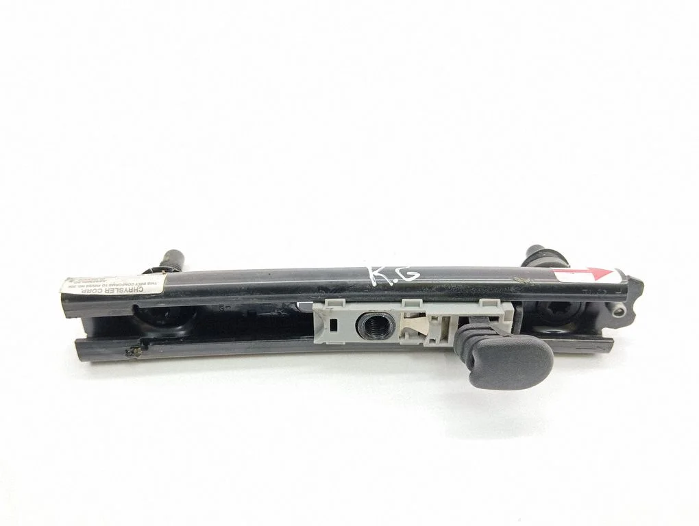 Seat belt adjustment rail – Chrysler Voyager (1996-2001)