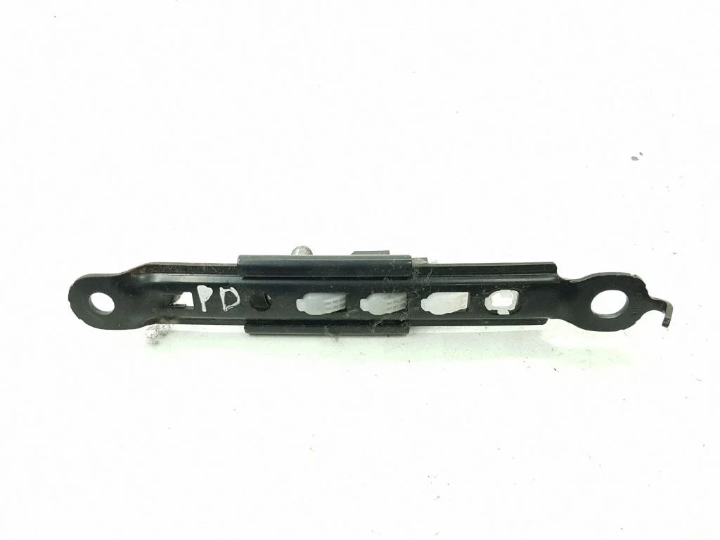 Seat belt adjustment rail E563001