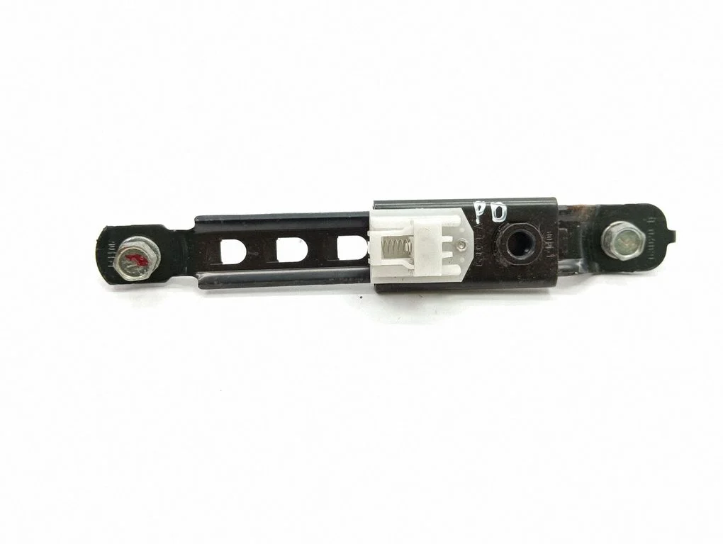 Seat belt adjustment rail 63020B