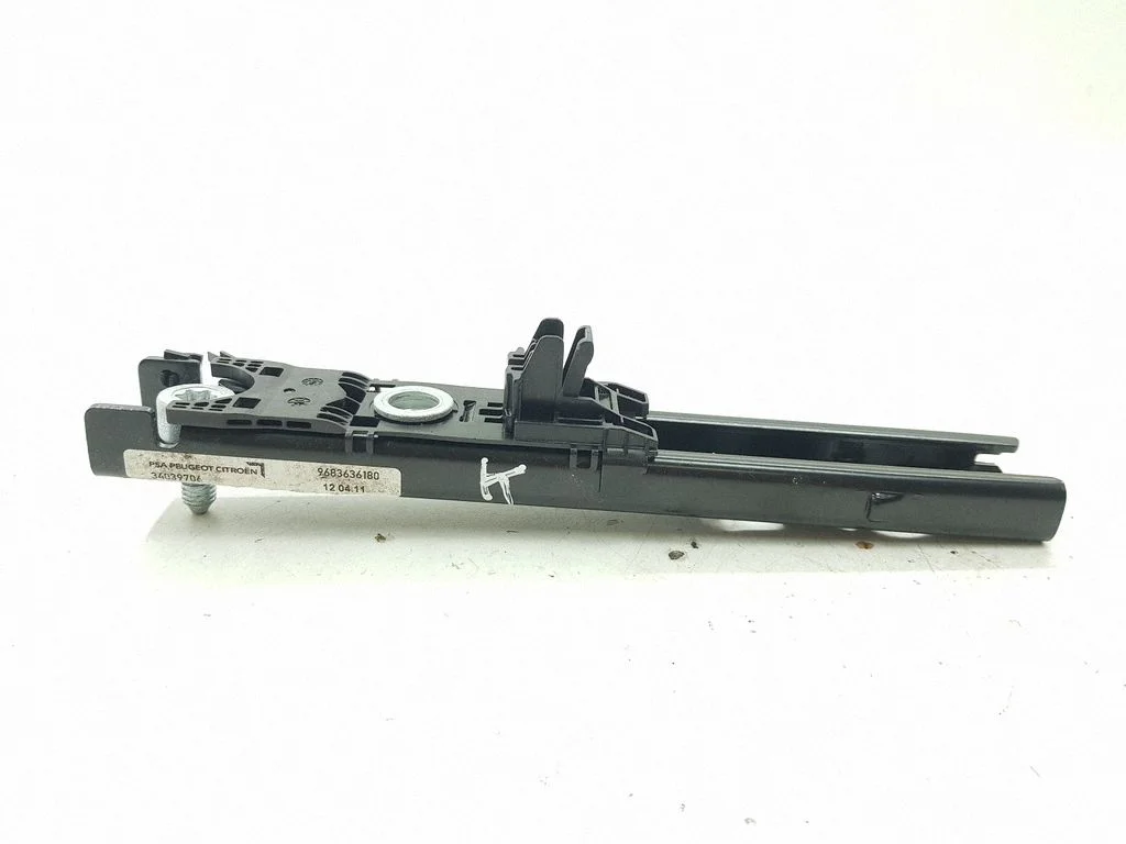 Seat belt adjustment rail 9683636180