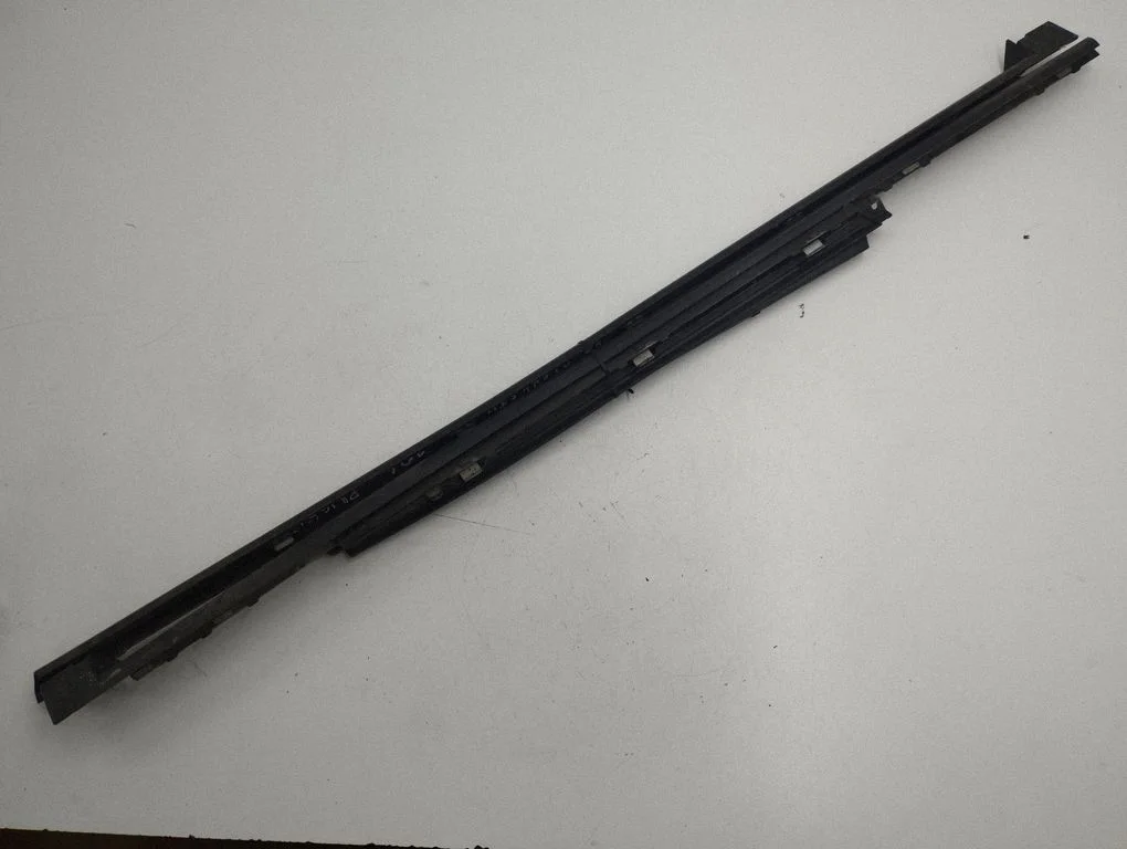 Läviste katete komplekt (sisemine) – Porsche Cayenne (92A) (2010-2017)