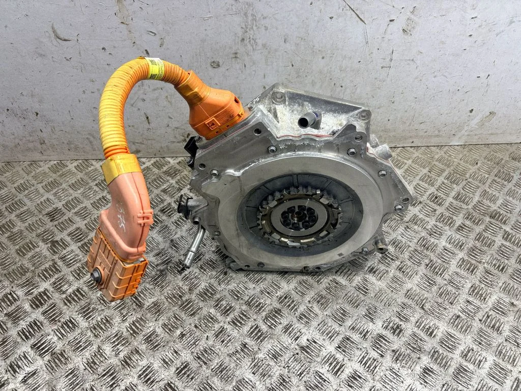 Elektriauto mootor 11M03R5J4069J