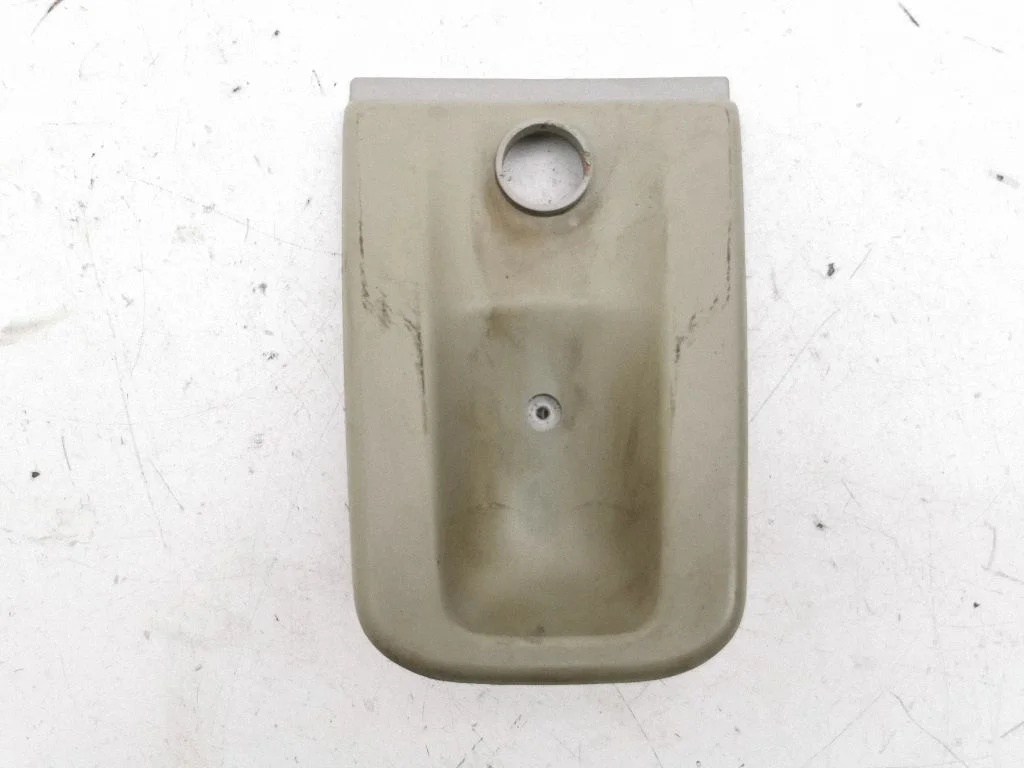Rearview mirror trim – Ford Orion (1991-1993)