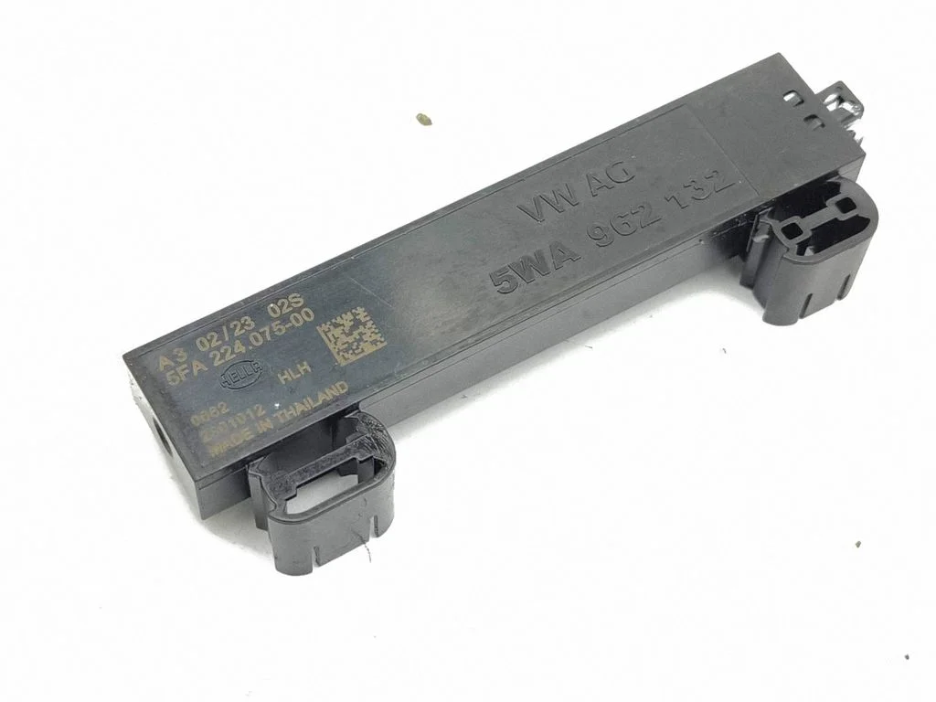 Keyless system antenna 5WA962132
