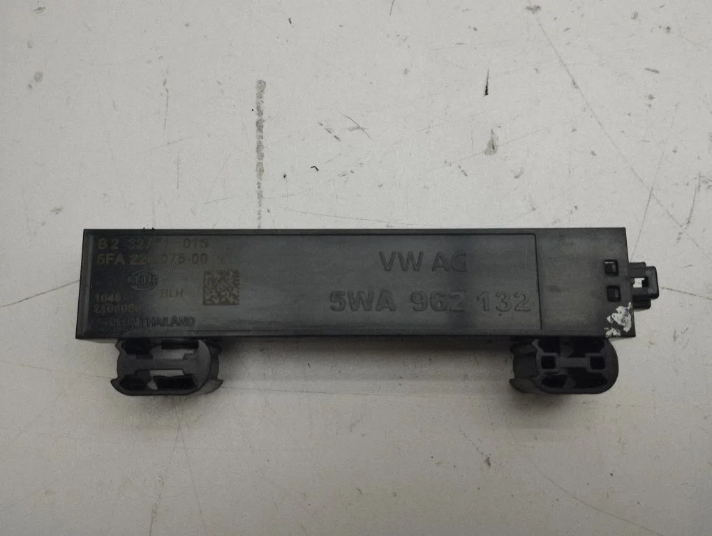 Keyless system antenna 5WA962132