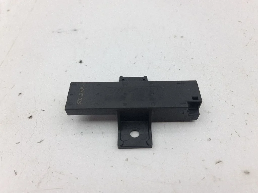 Bezatslēgas sistēmas antena – Audi A4 S4 B9 (2015-2019)