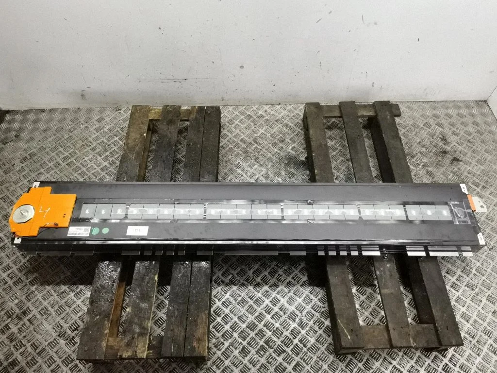 Hübriid-/elektriauto akuelement 164600200A