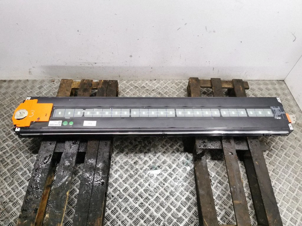 Hübriid-/elektriauto akuelement 164600300A