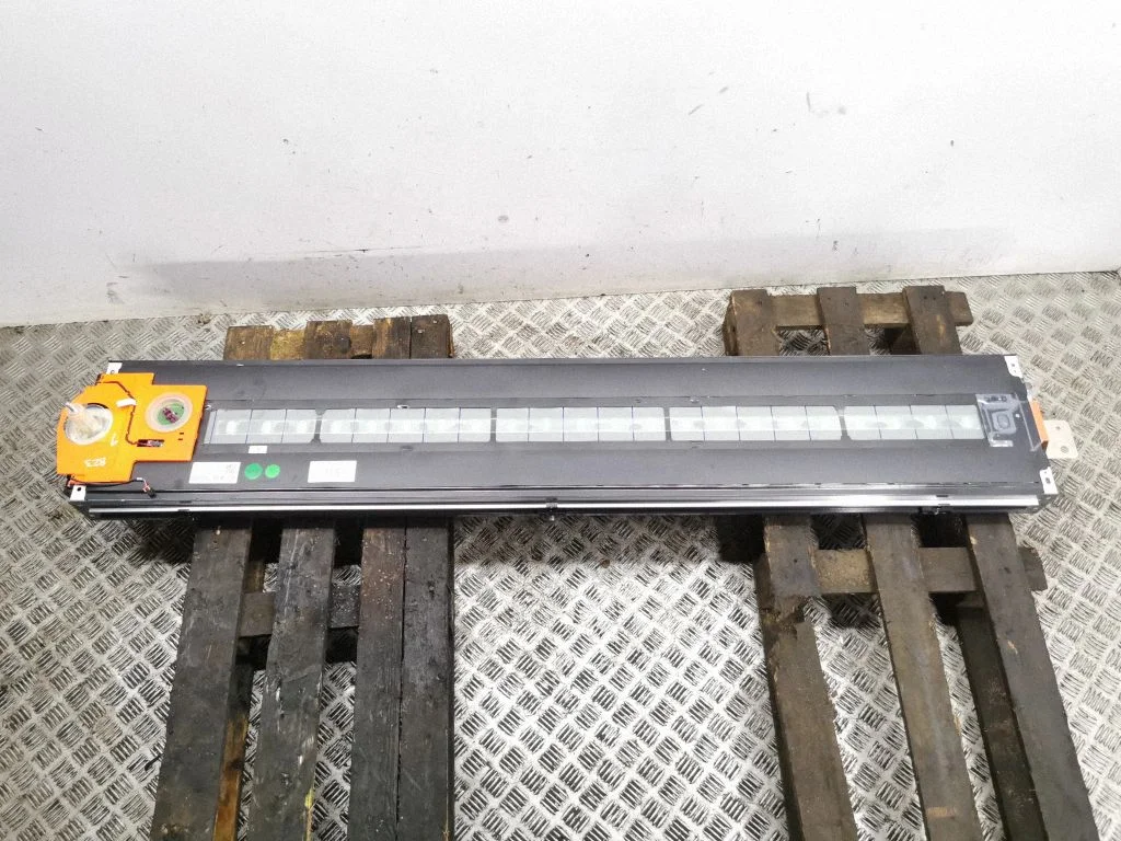 Hübriid-/elektriauto akuelement 164600100A