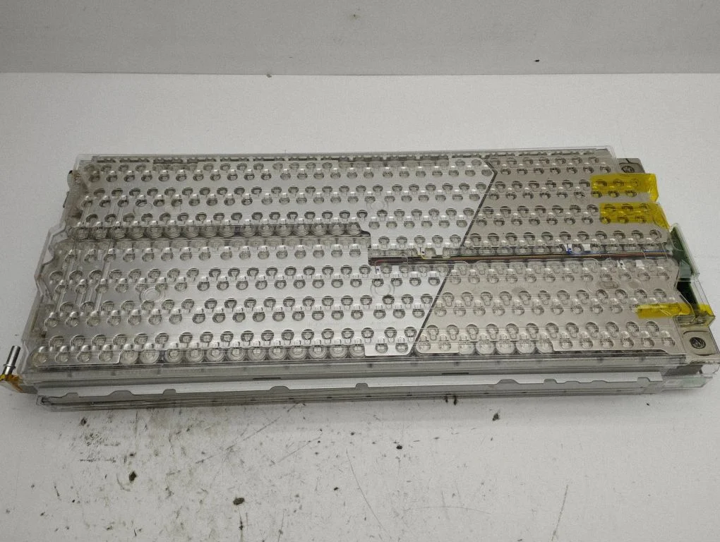 Hübriid-/elektriauto akuelement 100931200E