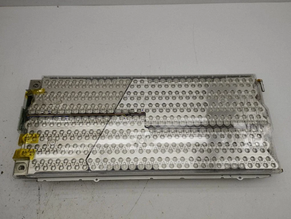 Hübriid-/elektriauto akuelement 100931200E