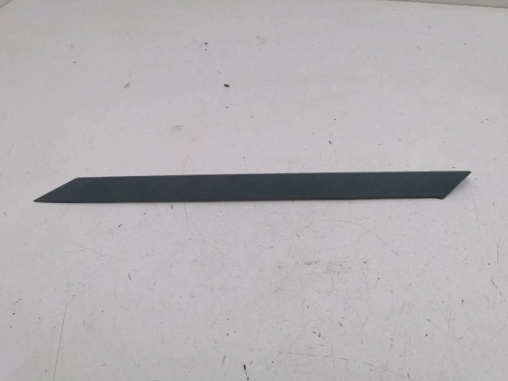 Rear glass trim 820853378A