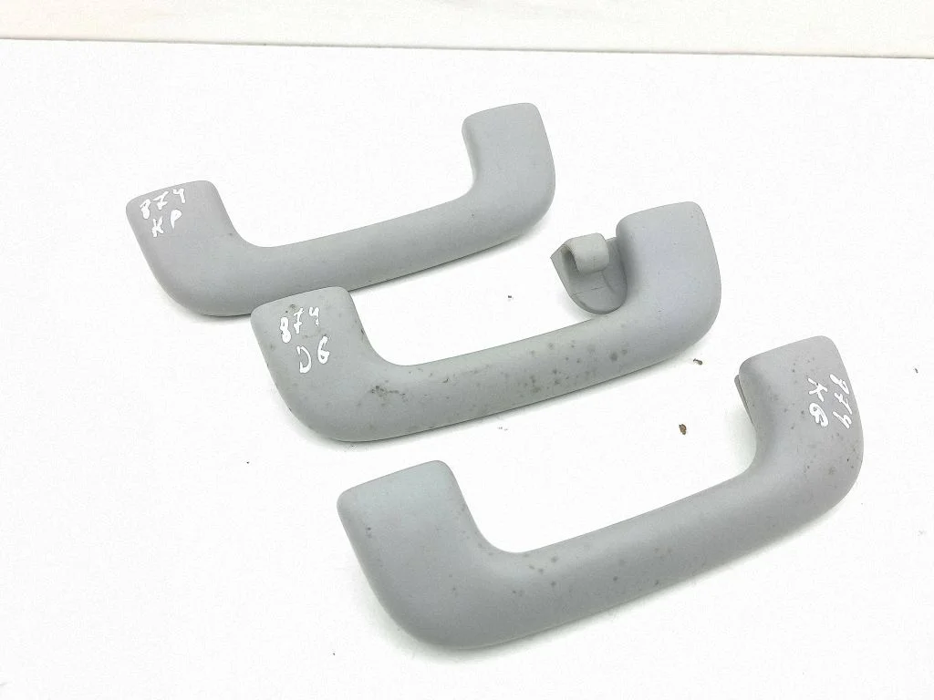 A set of handles for the ceiling 85342M0100