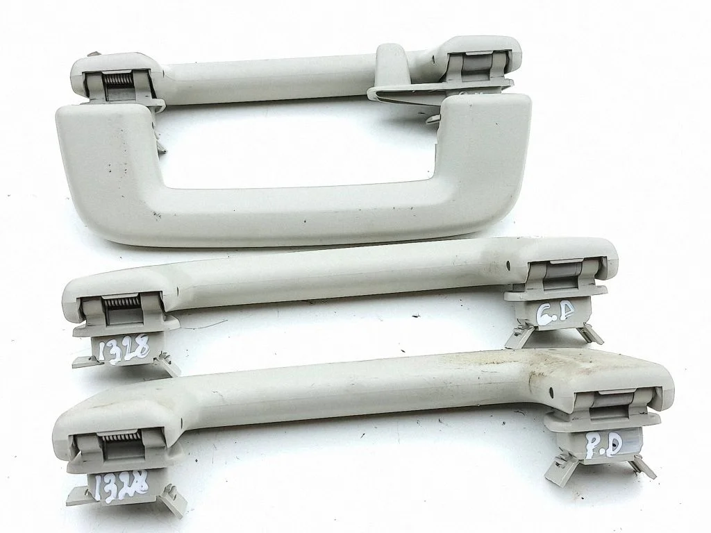 A set of handles for the ceiling – Volvo S90, V90 (2016-)
