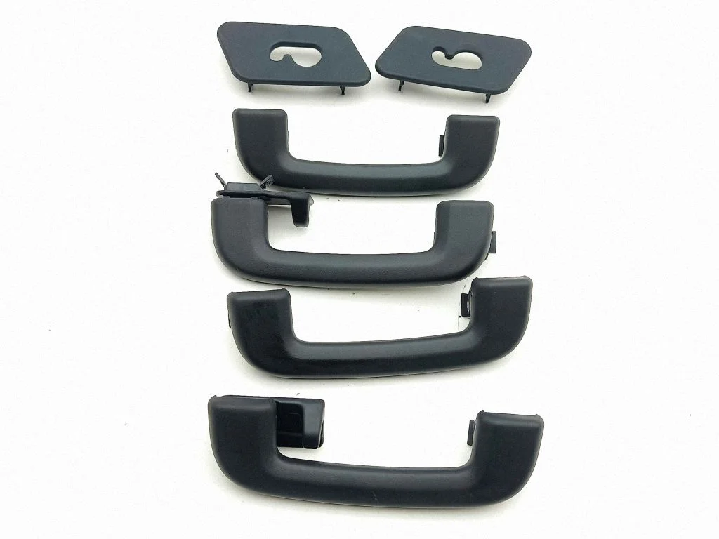 A set of handles for the ceiling J8A2518C55A
