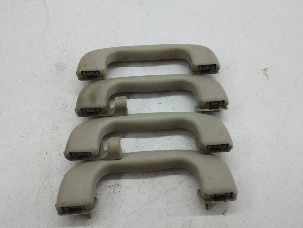 A set of handles for the ceiling 5001470005