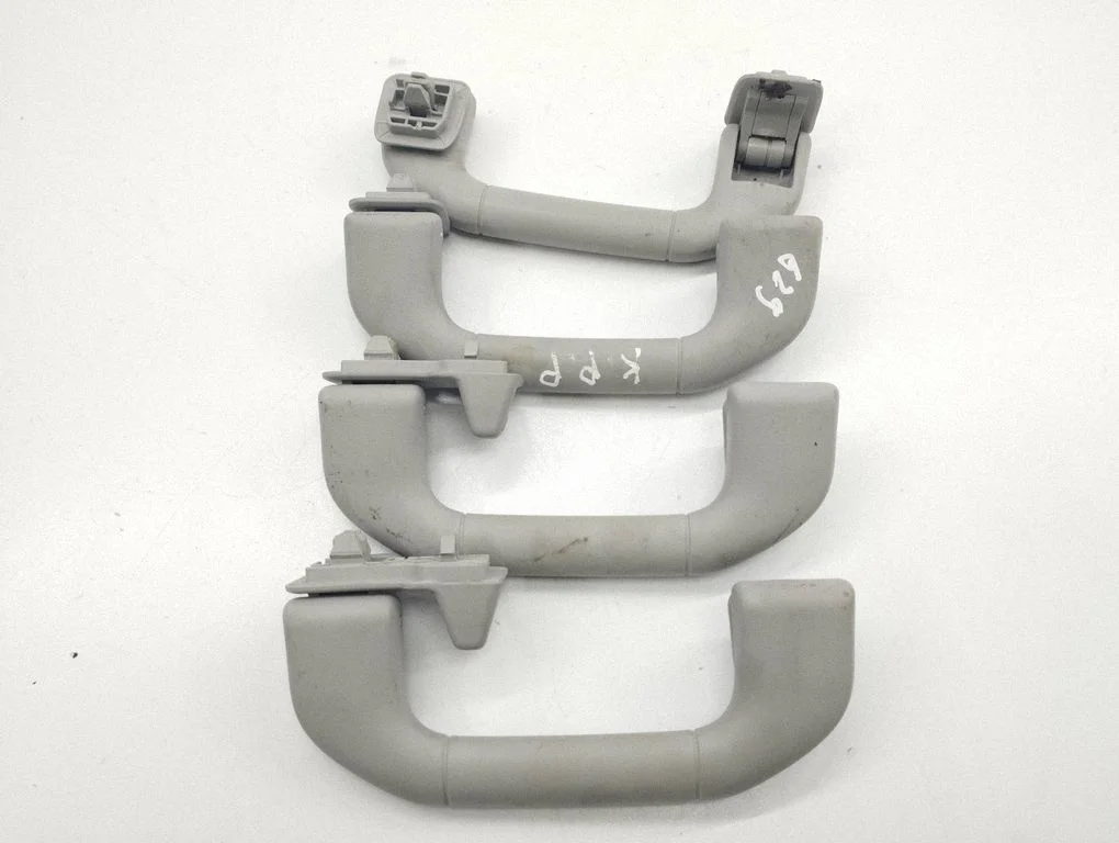 Uchwyty sufitowe (komplet) – Mercedes-Benz Klasa C AMG W204 (2007-2014)