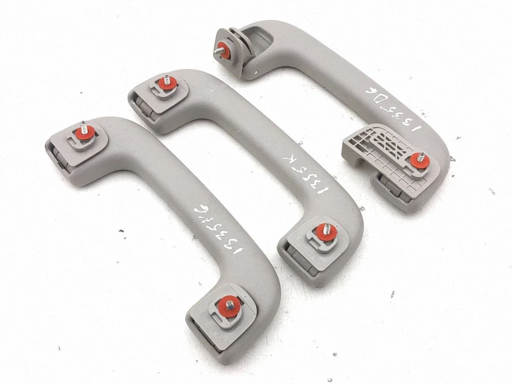 A set of handles for the ceiling 85346g9010