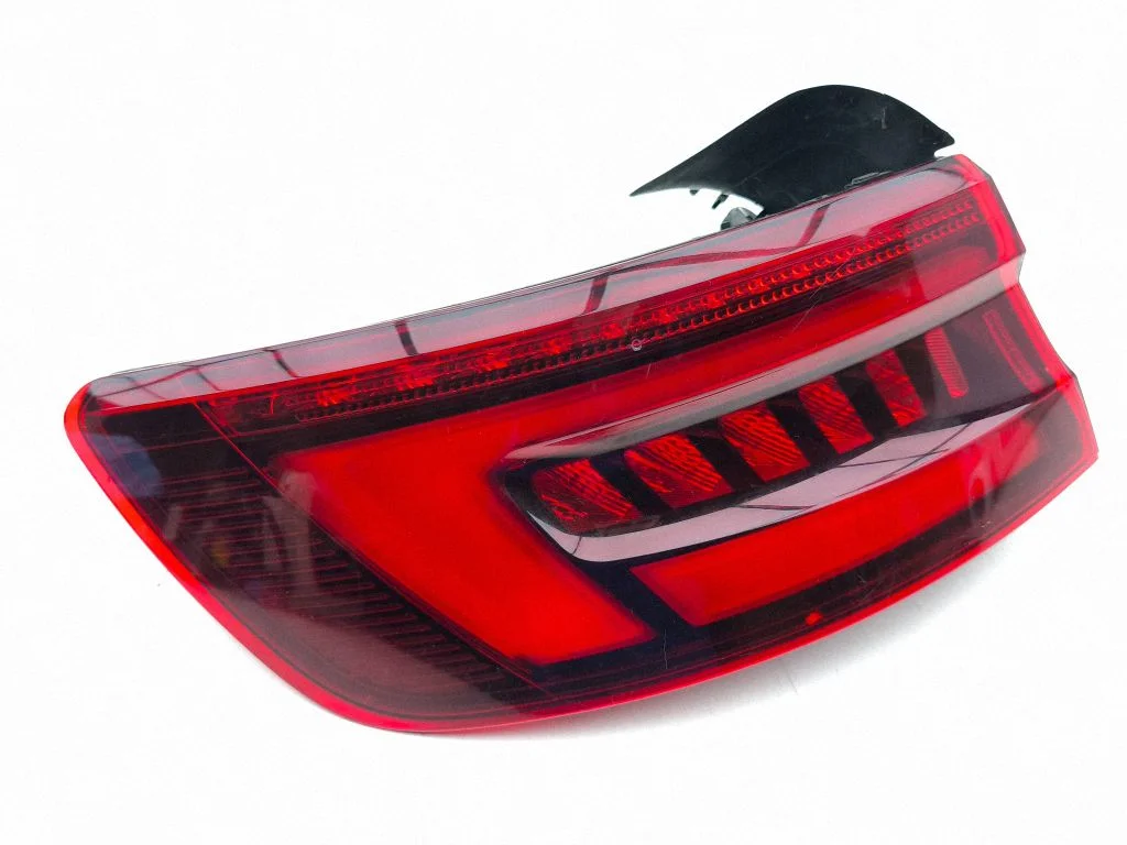 Rear/tail lights 2SD012246
