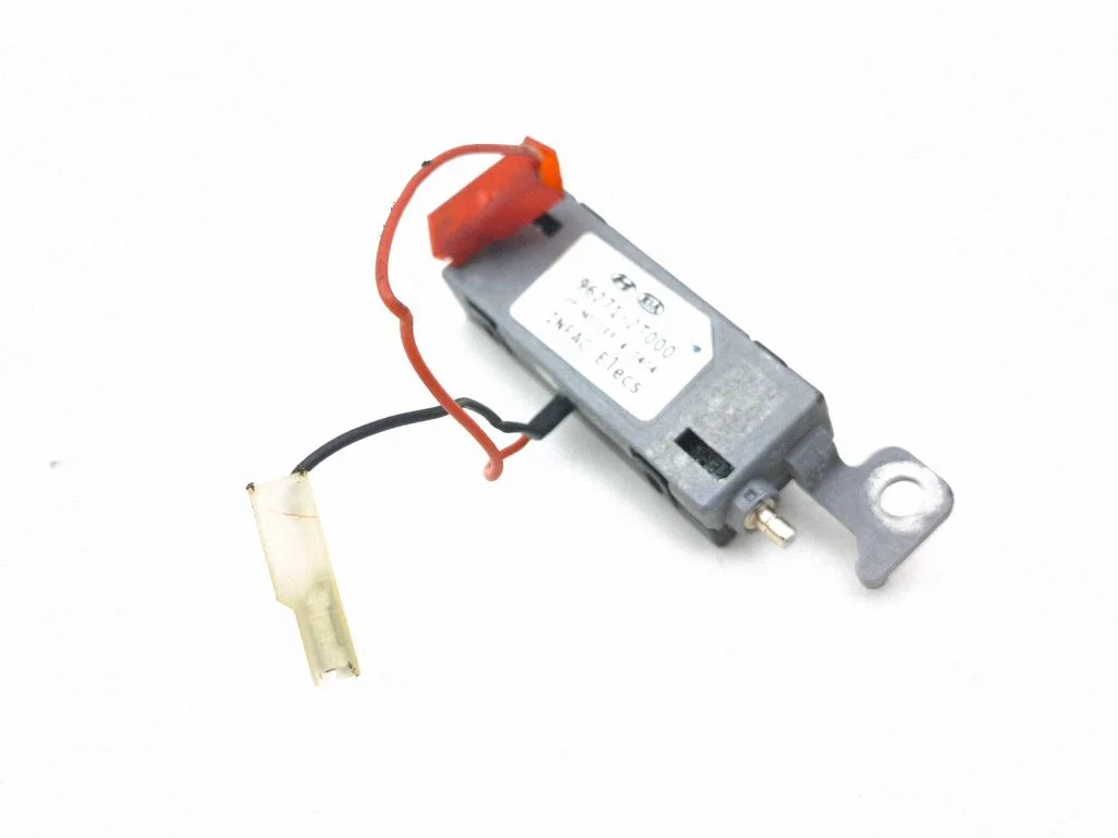 Antenni võimendi 962712T000
