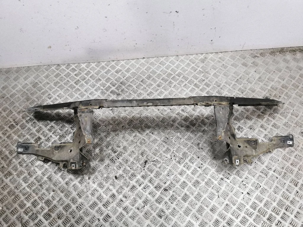 Radiatoru paneļa augšējā daļa