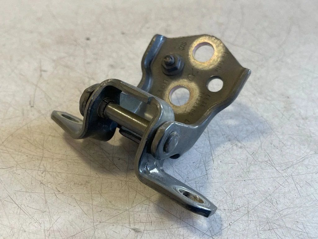 Front door upper hinge – Ford Ranger IV (2022-)