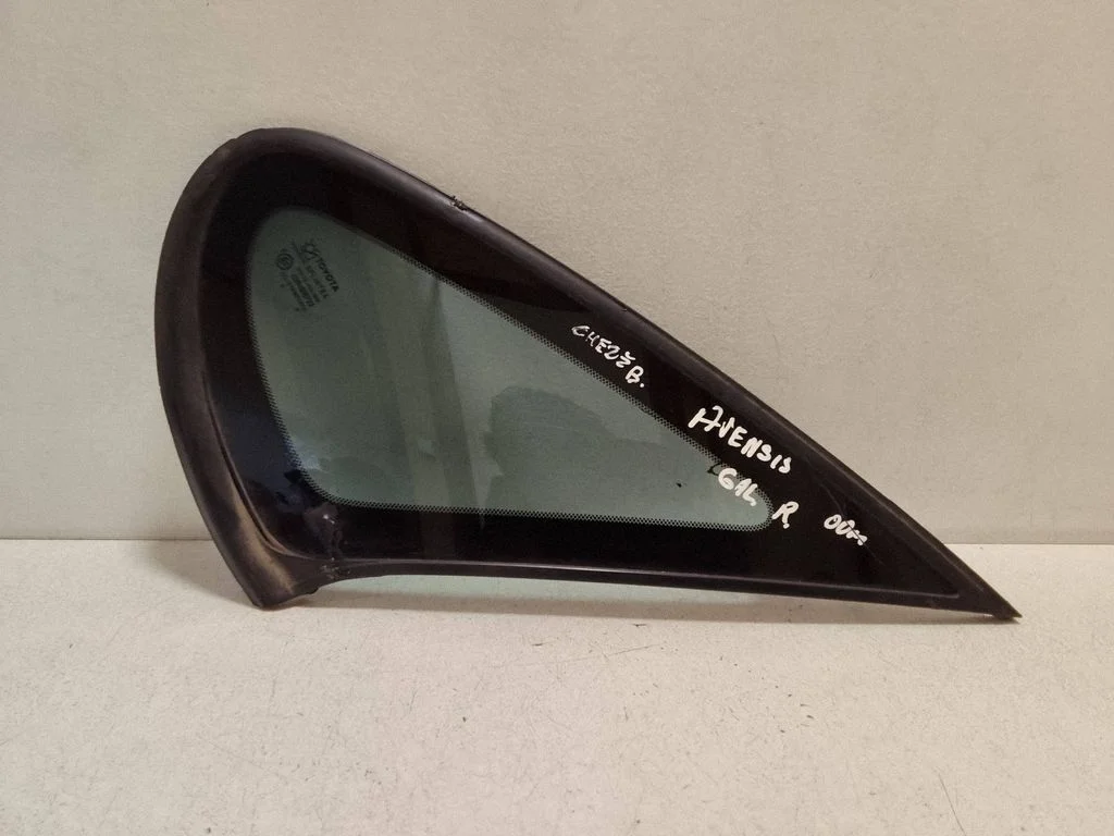 Rear side window – Toyota Avensis T220 (2000-2003)