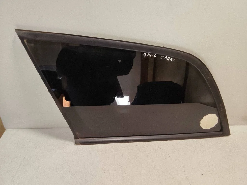 Rear side window – Toyota Avensis T220 (2000-2003)