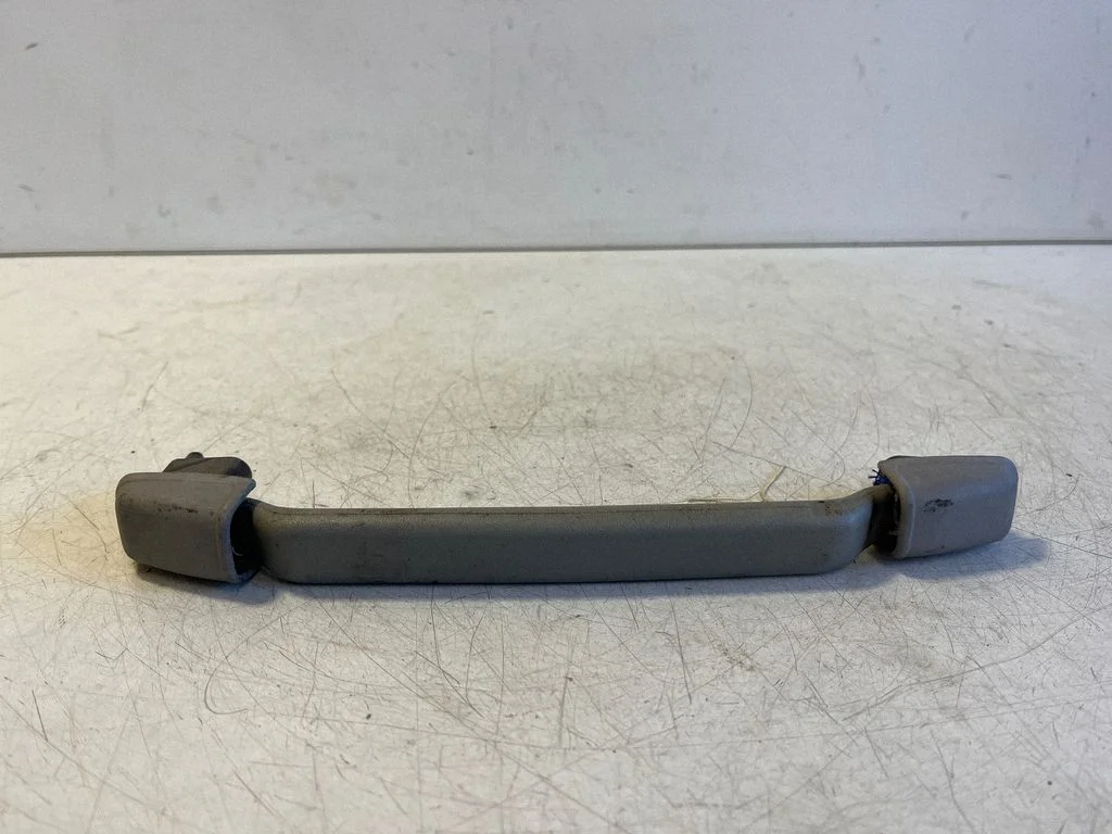 Front interior roof grab handle – Toyota Avensis T220 (2000-2003)