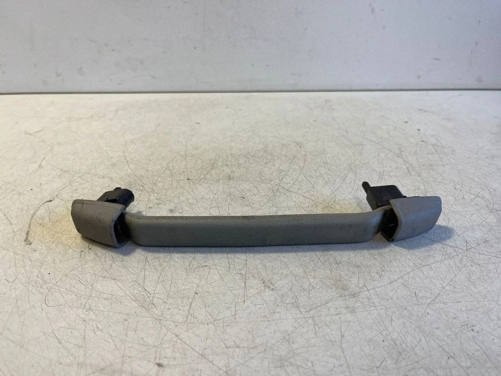 Front interior roof grab handle – Toyota Avensis T220 (2000-2003)