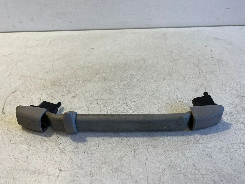 Tagumine lae käepide – Toyota Avensis T220 (2000-2003)