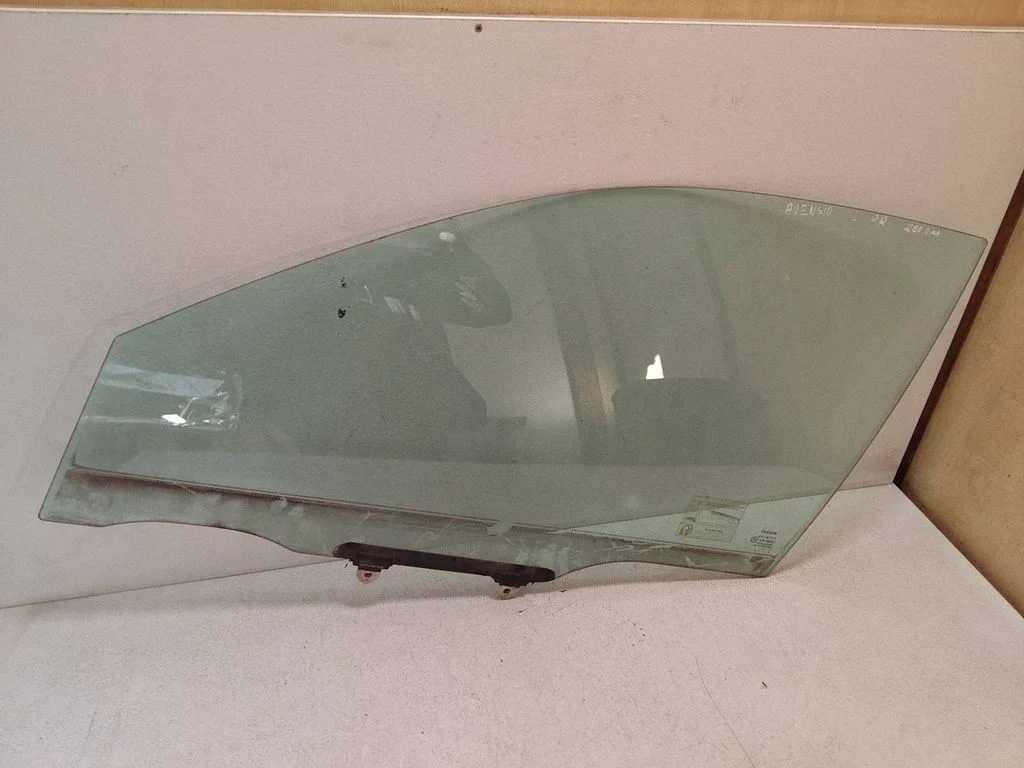 Rear door window glass – Toyota Avensis T220 (2000-2003)