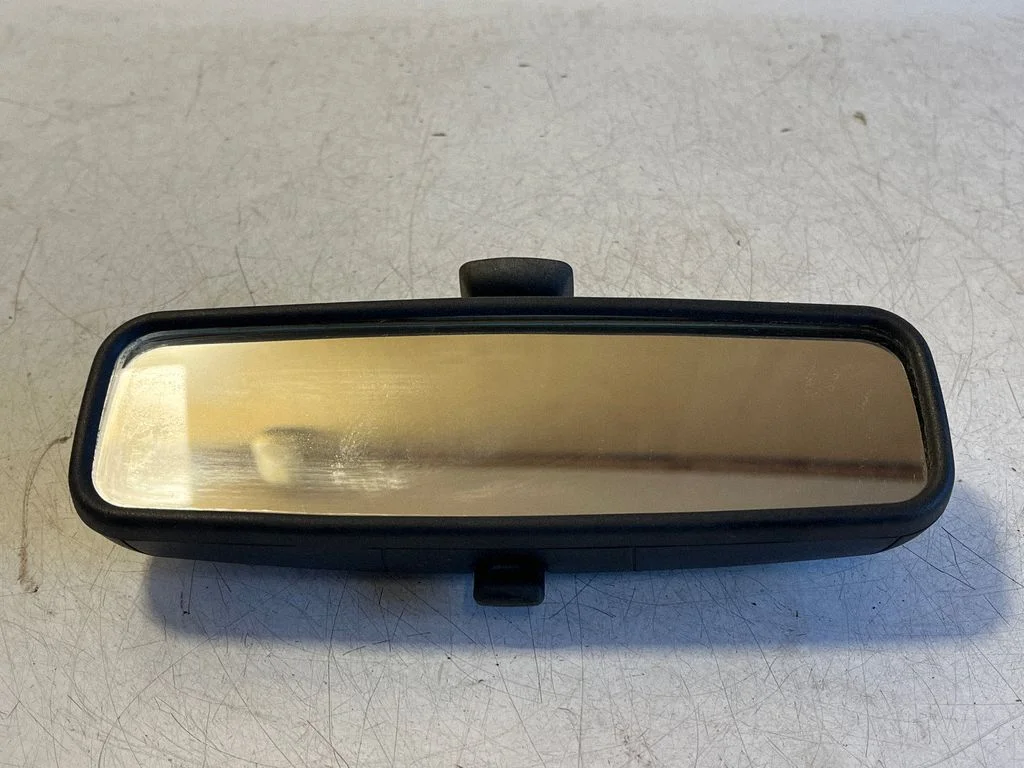 Rear view mirror (interior) – Toyota Avensis T220 (2000-2003)
