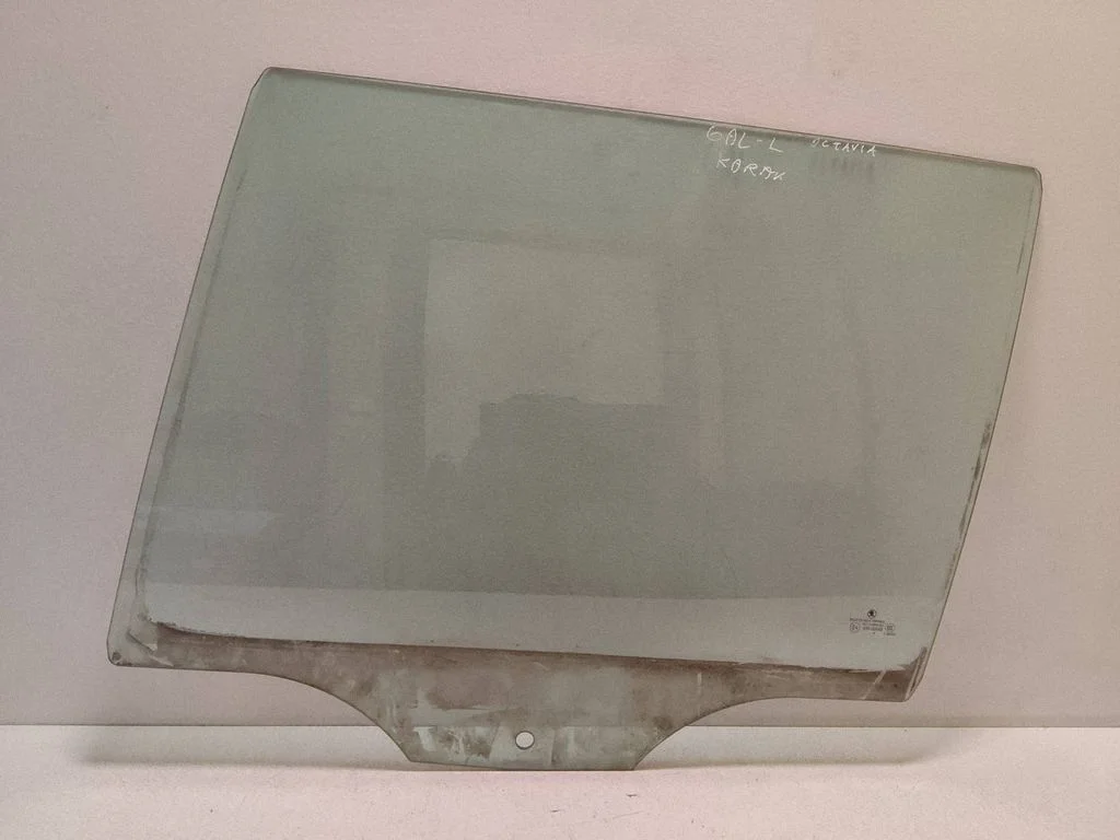 Rear door window glass – Skoda Octavia Mk2 (1Z) (2004-2013)