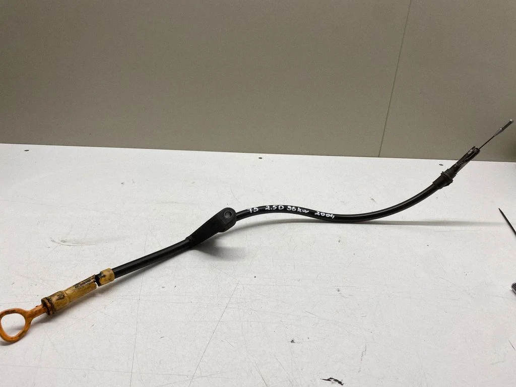 Oil level dip stick – Volkswagen Multivan T5 (2003-2015)