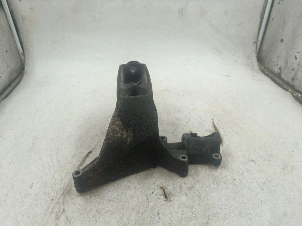 Engine mounting bracket – BMW 3 Series E46 (1998-2005)