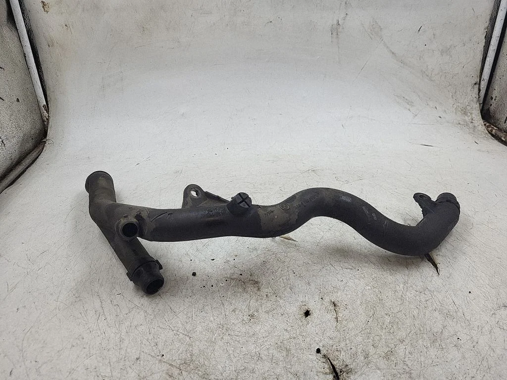 Engine coolant pipe/hose