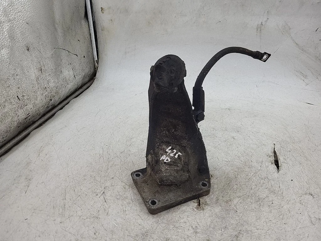 Engine mounting bracket – BMW 3 Series E46 (1998-2005)